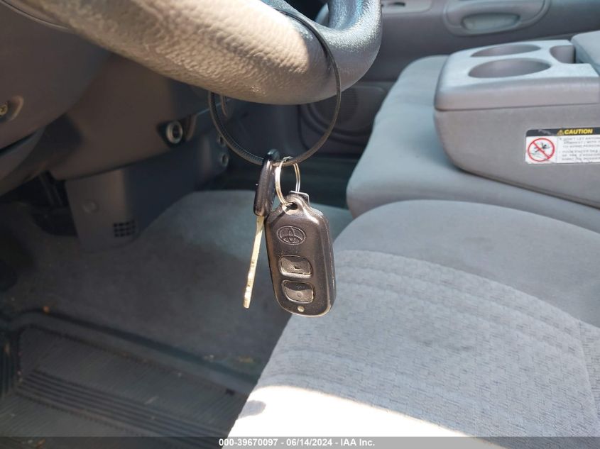 2003 Toyota Tundra Sr5 V8 VIN: 5TBBT44183S396957 Lot: 39670097