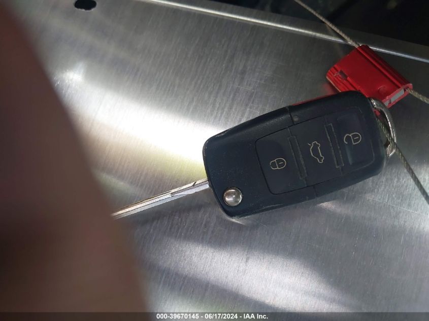 2008 Volkswagen Jetta Se/Sel VIN: 3VWRM71K88M151811 Lot: 39670145