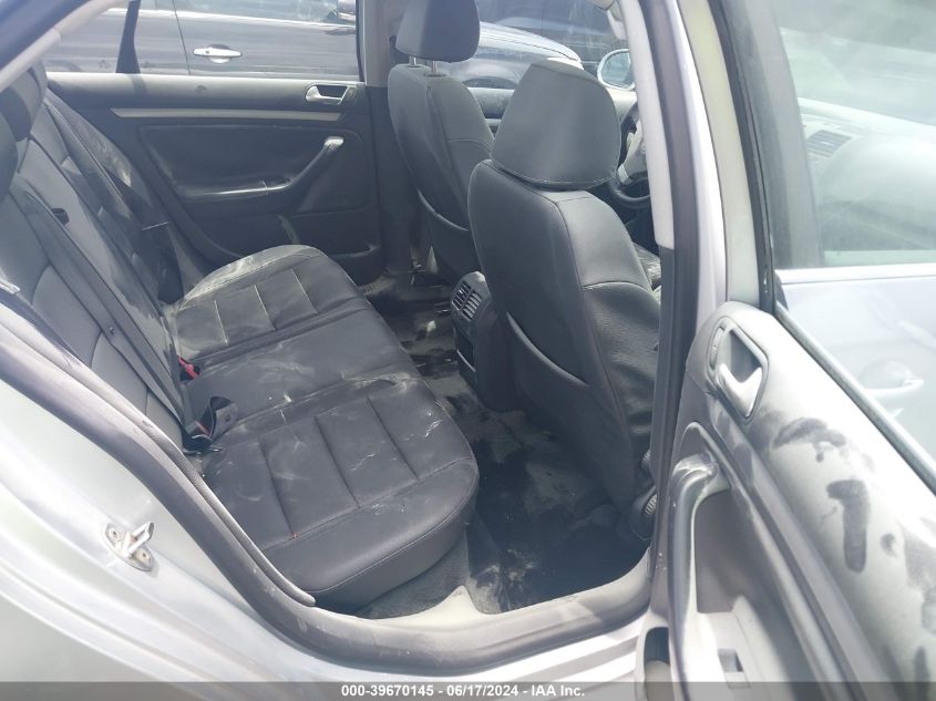 2008 Volkswagen Jetta Se/Sel VIN: 3VWRM71K88M151811 Lot: 39670145