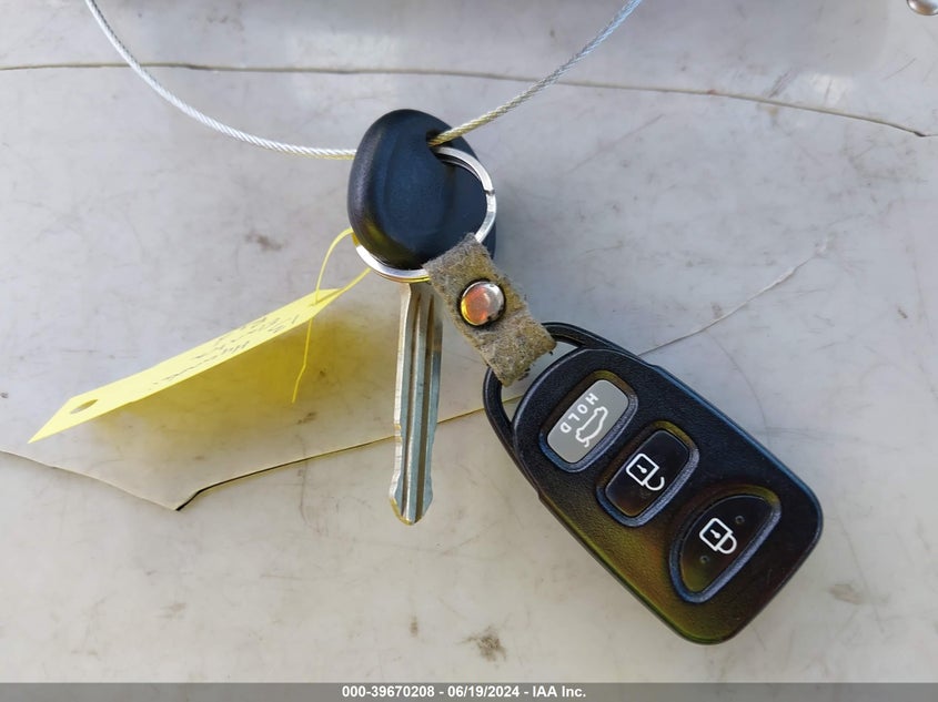 2013 Hyundai Elantra Gls VIN: KMHDH4AE0DU975975 Lot: 39670208