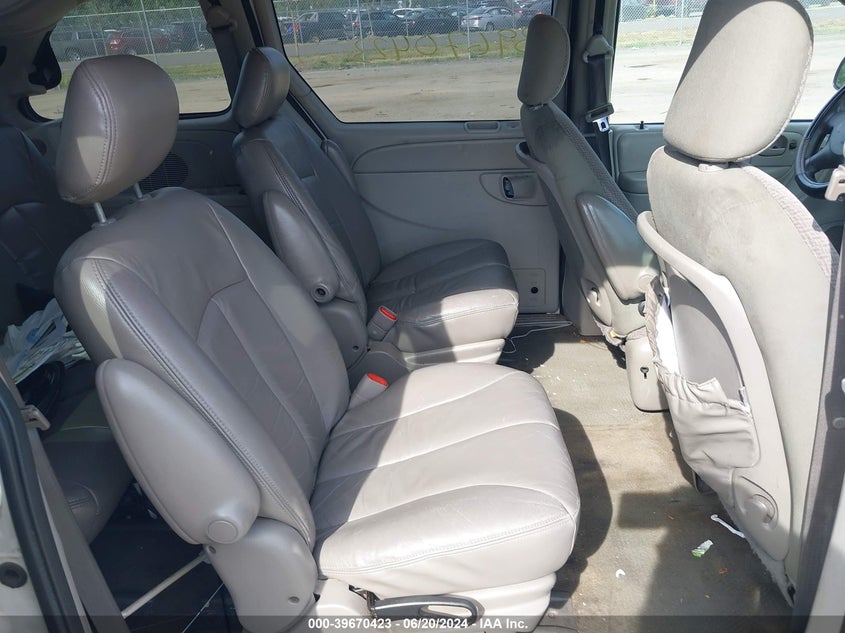 2007 Chrysler Town & Country VIN: 1A8GJ45R37B186098 Lot: 39670423