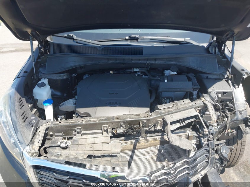 2019 Kia Sorento 3.3L S VIN: 5XYPGDA56KG586454 Lot: 39670436