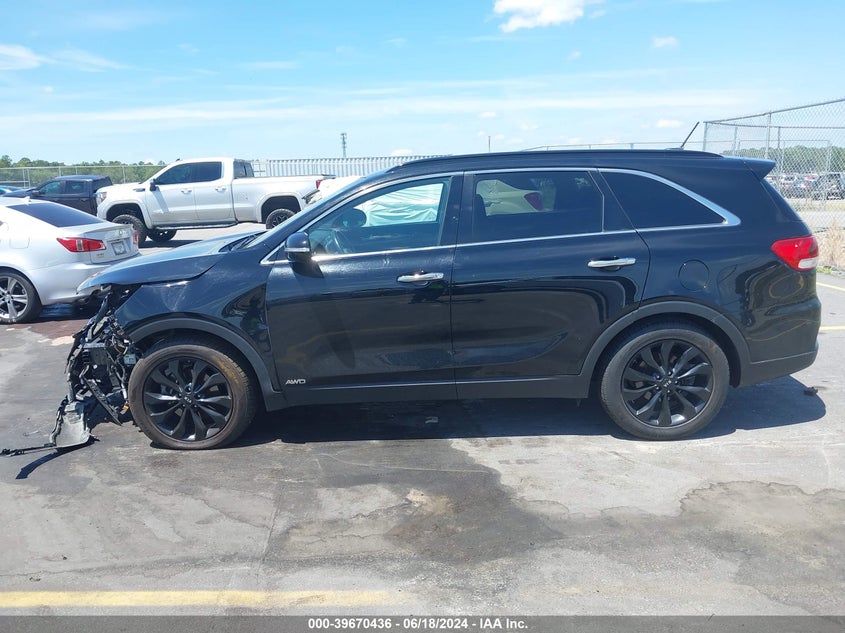 2019 Kia Sorento 3.3L S VIN: 5XYPGDA56KG586454 Lot: 39670436