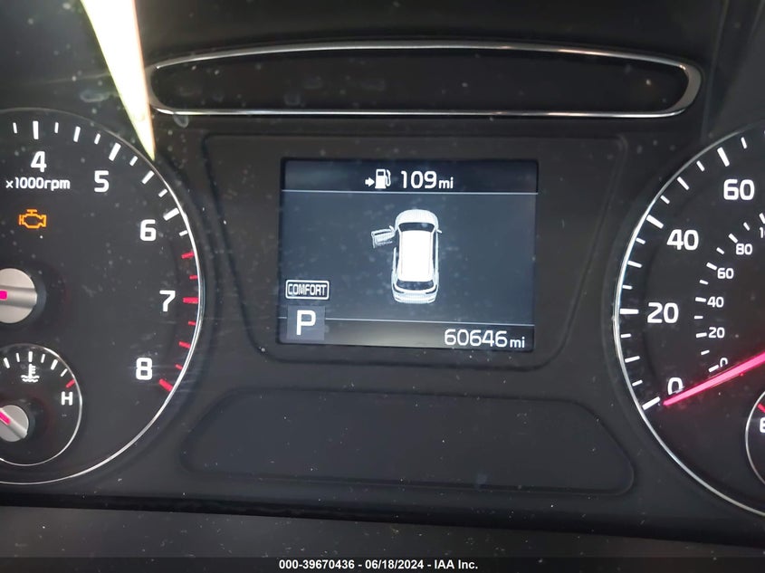 2019 Kia Sorento 3.3L S VIN: 5XYPGDA56KG586454 Lot: 39670436