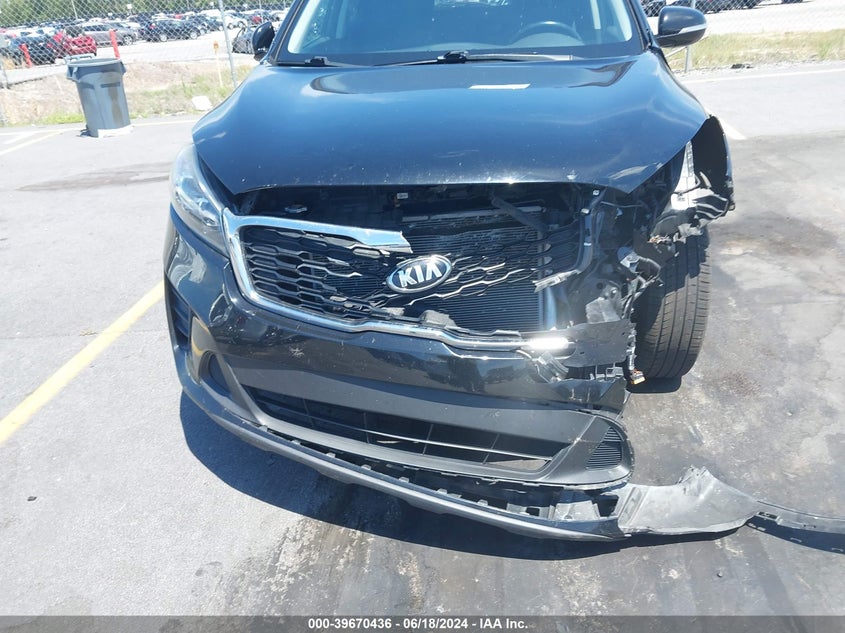 2019 Kia Sorento 3.3L S VIN: 5XYPGDA56KG586454 Lot: 39670436