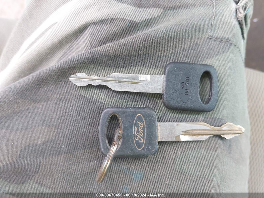 2006 Ford F250 Super Duty VIN: 1FTSX21536EA87625 Lot: 39670455