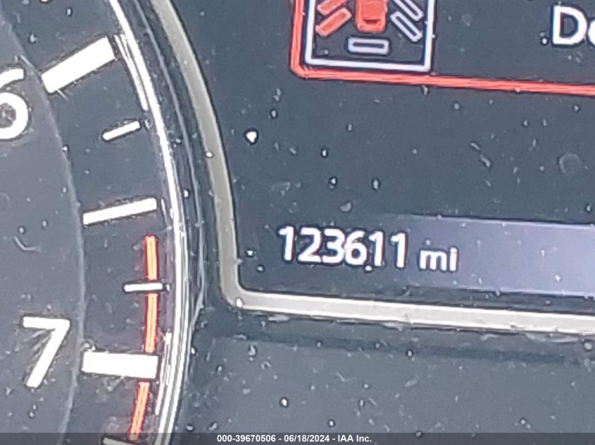 2017 Nissan Pathfinder Platinum/S/Sl/Sv VIN: 5N1DR2MM8HC610315 Lot: 39670506