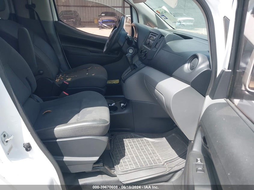 2015 Nissan Nv200 Sv VIN: 3N6CM0KNXFK694771 Lot: 39670608