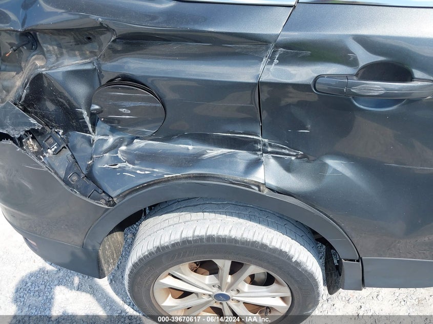 VIN 1FMCU0G93HUB46687 2017 FORD ESCAPE SE