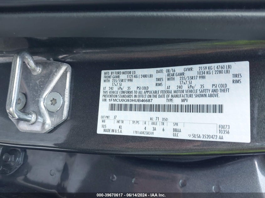VIN 1FMCU0G93HUB46687 2017 FORD ESCAPE SE