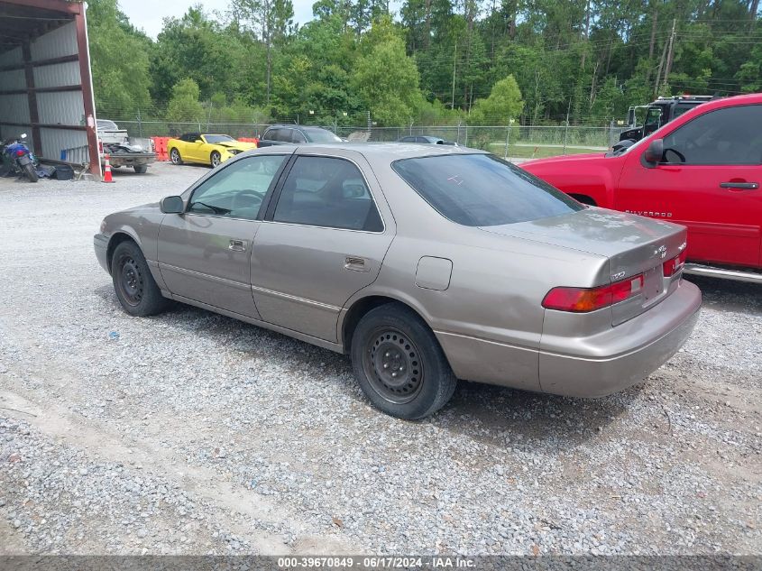 1999 Toyota Camry Le VIN: 4T1BG28K8XU914484 Lot: 39670849