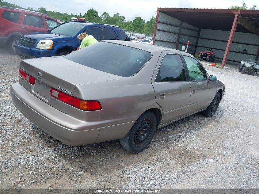 1999 Toyota Camry Le VIN: 4T1BG28K8XU914484 Lot: 39670849