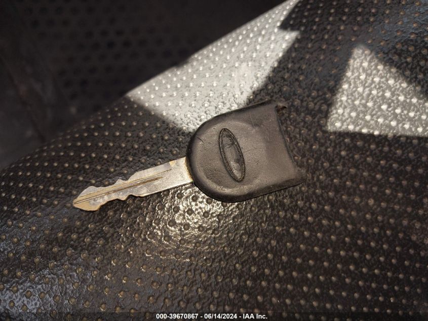 2002 Ford Explorer Sport Trac VIN: 1FMZU67E32UD06665 Lot: 39670867