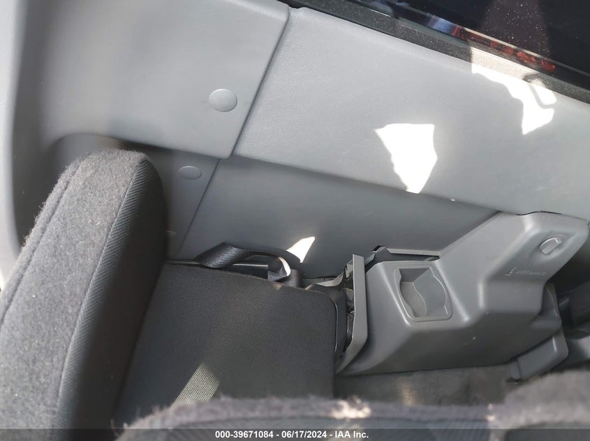 2011 Ford Ranger Xlt VIN: 1FTLR4FEXBPA27813 Lot: 39671084