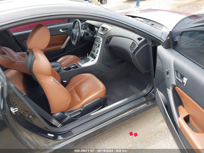 2010 Hyundai Genesis 3.8 Grand Touring VIN: KMHHU6KH9AU010738 Lot: 39671187