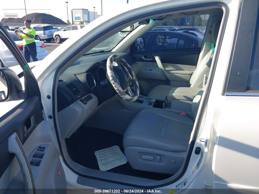 2012 Toyota Highlander Se V6 VIN: 5TDZK3EH5CS086750 Lot: 39671202