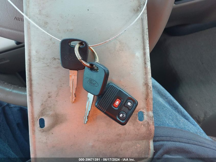 2004 Ford Excursion Eddie Bauer VIN: 1FMNU44LX4EA22355 Lot: 39671391