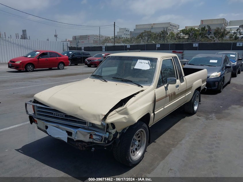 1985 Toyota Pickup Xtracab Rn56 Dlx VIN: JT4RN56D2F0131357 Lot: 39671462