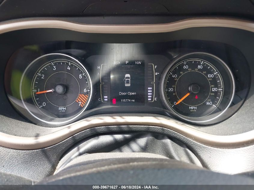 2015 Jeep Cherokee Latitude VIN: 1C4PJMCB2FW714668 Lot: 39671627