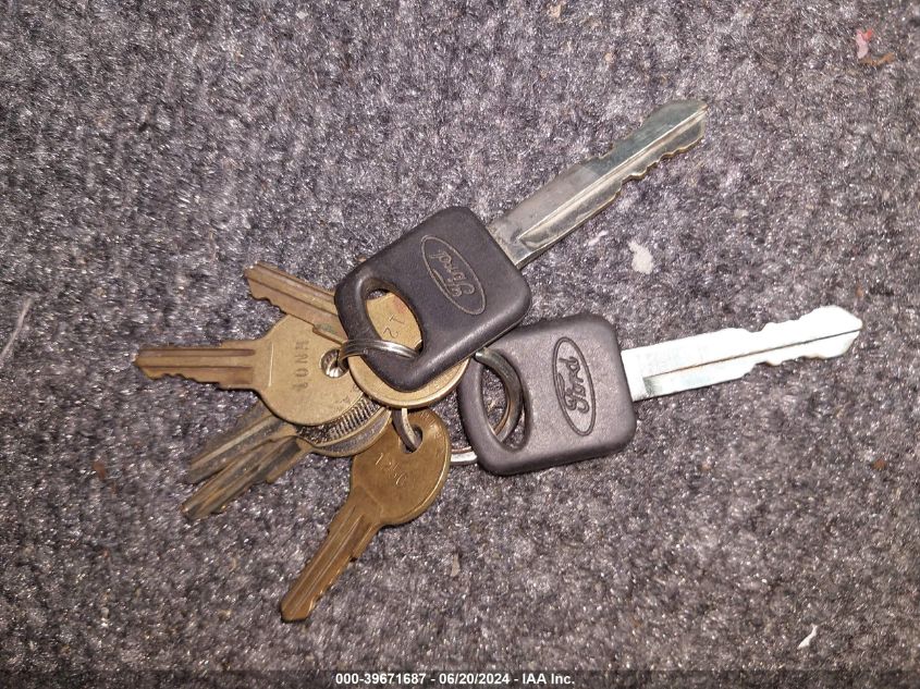 1992 Ford Econoline E350 Cutaway Van VIN: 1FDKE30M2NHB47956 Lot: 39671687