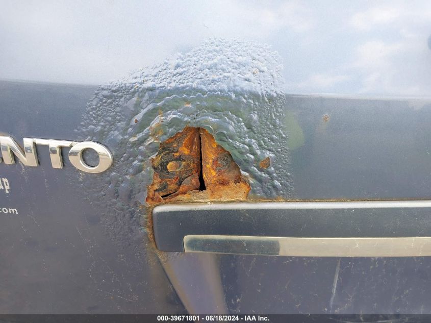 2005 Kia Sorento Ex/Lx VIN: KNDJC733755383214 Lot: 39671801