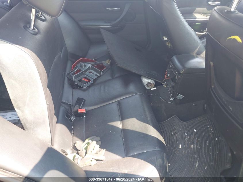 2006 BMW 330 Xi VIN: WBAVD33546KV61587 Lot: 39671847