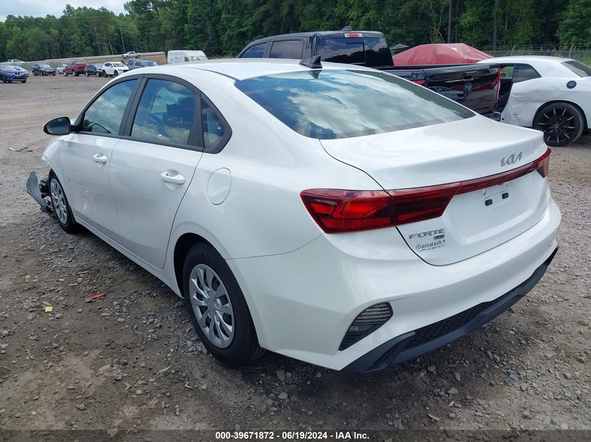 VIN 3KPF24AD8RE753020 2024 KIA FORTE LX