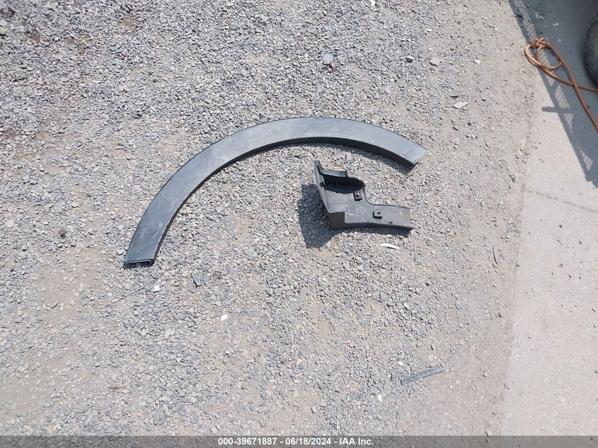 2017 Hyundai Santa Fe Sport 2.4L VIN: 5XYZU3LB6HG445181 Lot: 39671887