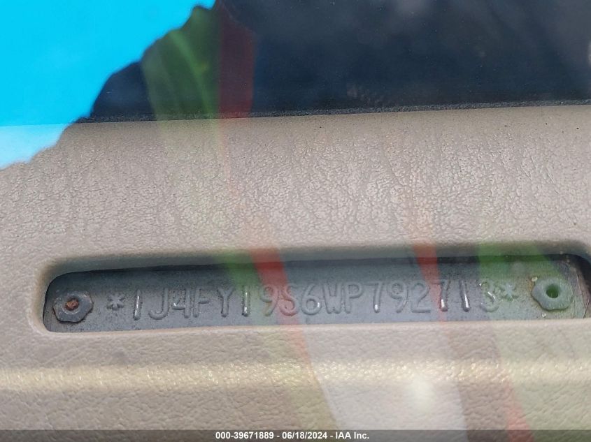 1998 Jeep Wrangler Sport VIN: 1J4FY19S6WP792713 Lot: 39671889