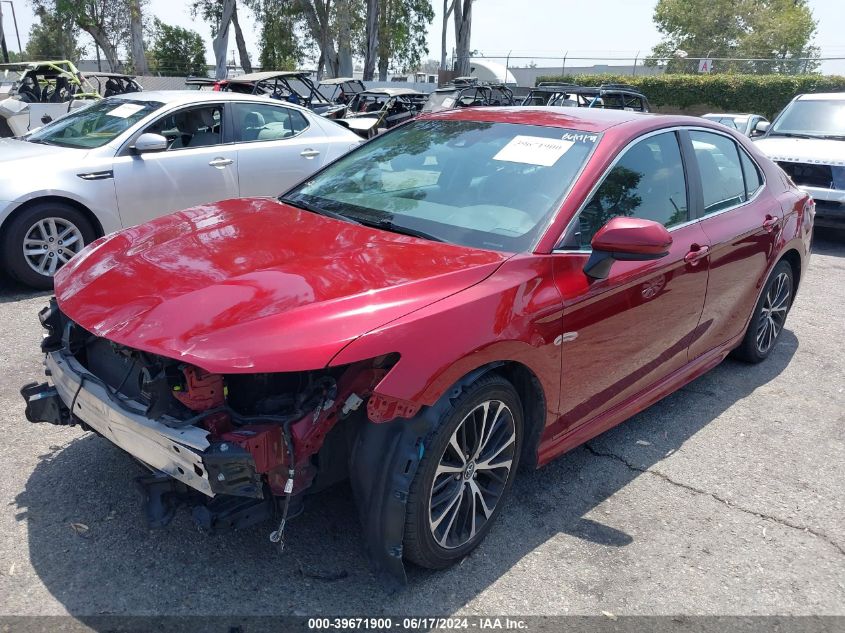 4T1B11HK5JU624934 2018 TOYOTA CAMRY - Image 2