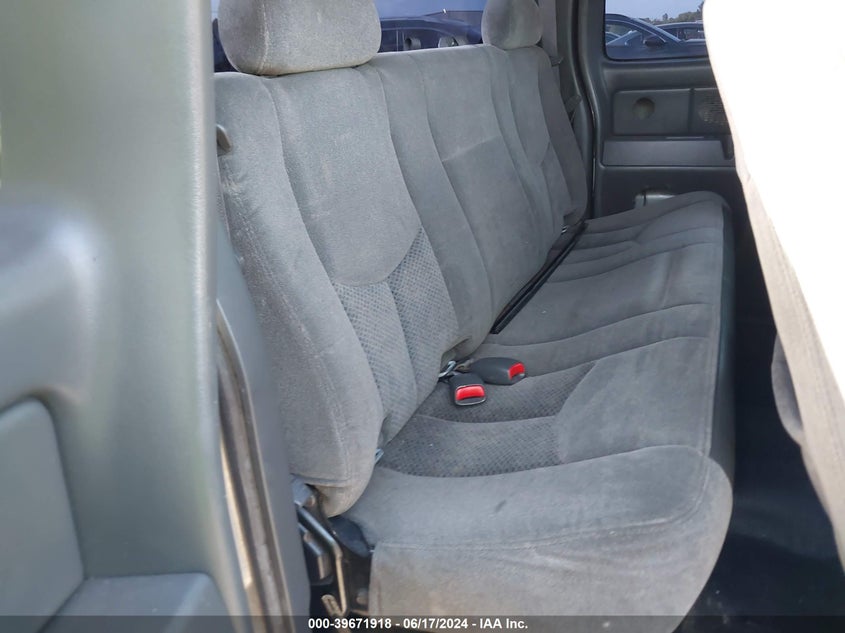 2006 Chevrolet Silverado 1500 Work Truck VIN: 2GCEC19T561116355 Lot: 39671918