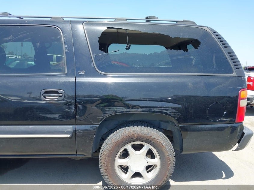 2001 Chevrolet Suburban C1500 VIN: 3GNEC16T21G136137 Lot: 39672026