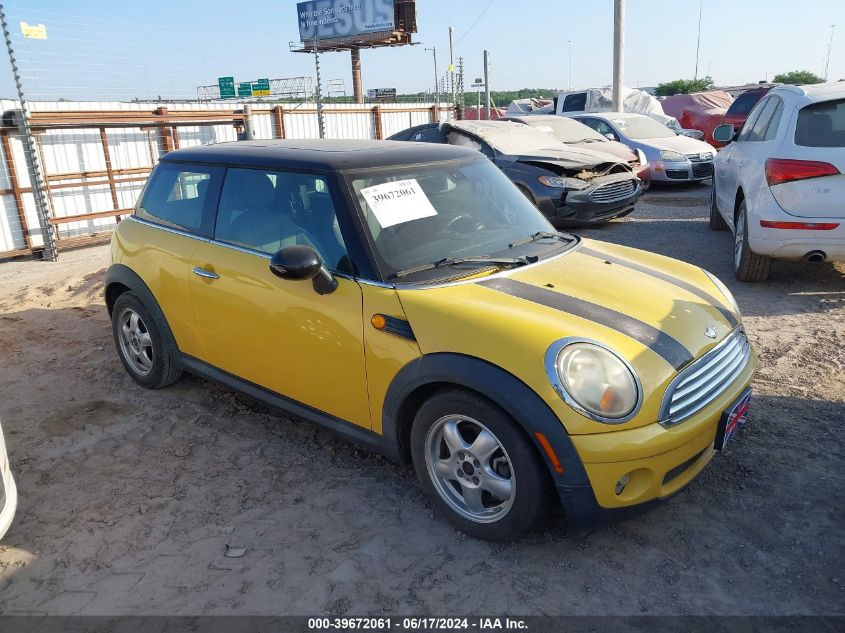 2008 Mini Cooper VIN: WMWMF33588TT64344 Lot: 39672061