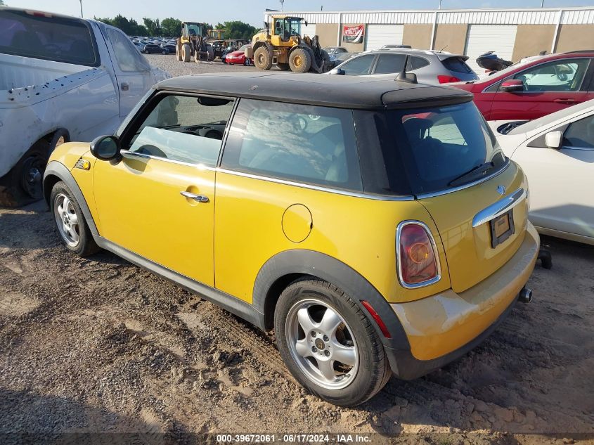 2008 Mini Cooper VIN: WMWMF33588TT64344 Lot: 39672061