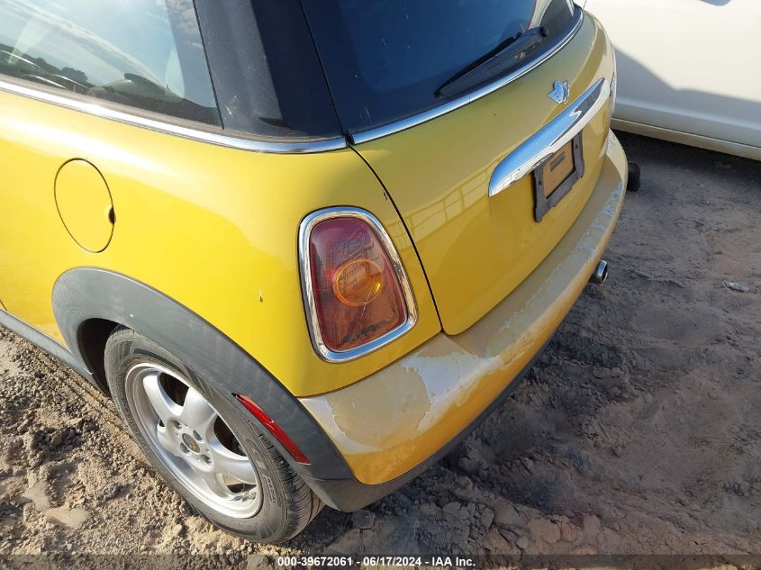 2008 Mini Cooper VIN: WMWMF33588TT64344 Lot: 39672061