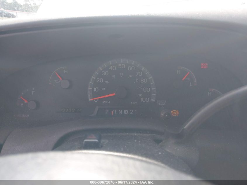 1999 Ford F-150 Lariat/Work Series/Xl/Xlt VIN: 1FTRF17W1XNB28802 Lot: 39672076