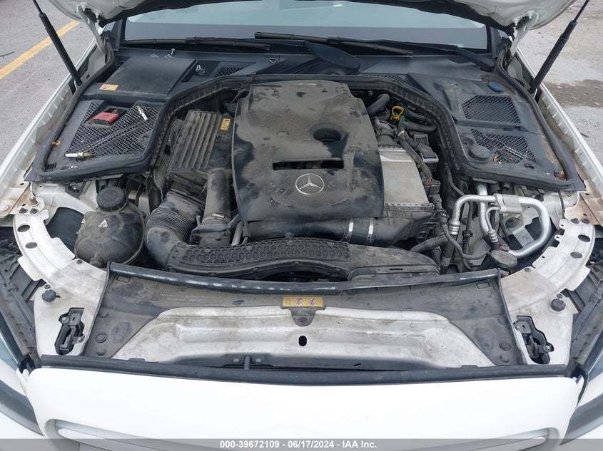 2015 Mercedes-Benz C 300 Luxury/Sport VIN: 55SWF4JB2FU095640 Lot: 39672109