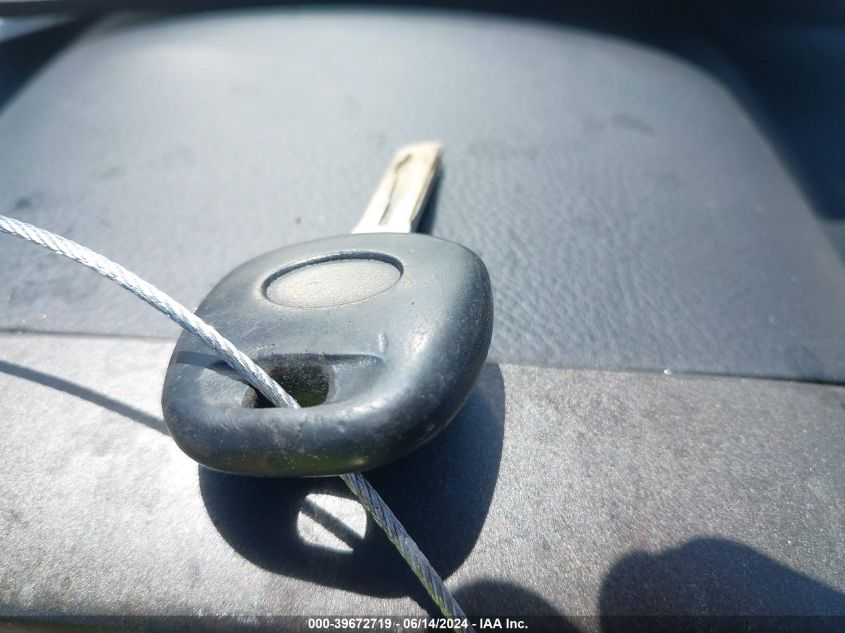 2001 Lexus Is 300 VIN: JTHBD182810032865 Lot: 39672719