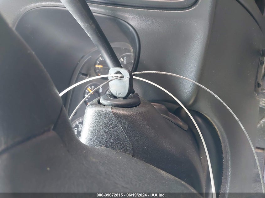 2004 Chevrolet Silverado C2500 Heavy Duty VIN: 1GCHC23U14F205186 Lot: 39672815