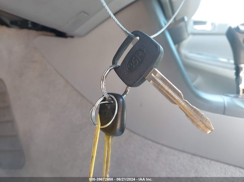 2005 Toyota Camry Le VIN: 4T1BE32K85U033351 Lot: 39672858