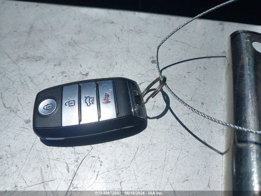 2017 Kia Optima Hybrid VIN: KNAGT4LC7H5008692 Lot: 39672880