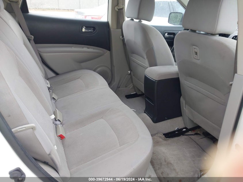 2014 Nissan Rogue Select S VIN: JN8AS5MV1EW718697 Lot: 39672944