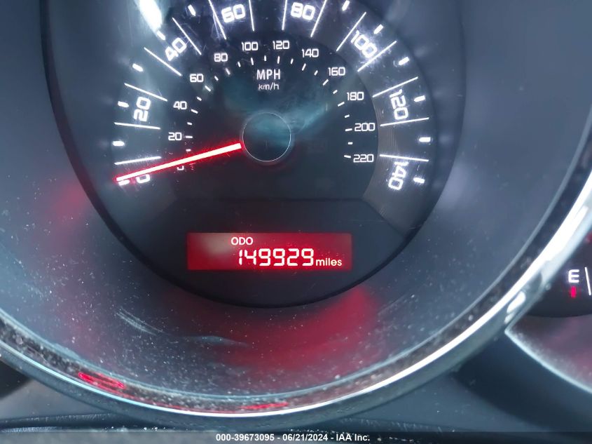 2011 Kia Soul + VIN: KNDJT2A2XB7345733 Lot: 39673095