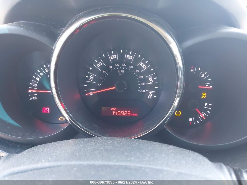 2011 Kia Soul + VIN: KNDJT2A2XB7345733 Lot: 39673095