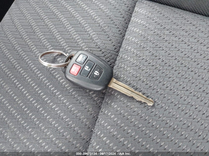 2015 Toyota Camry Le VIN: 4T4BF1FK4FR515978 Lot: 39673134