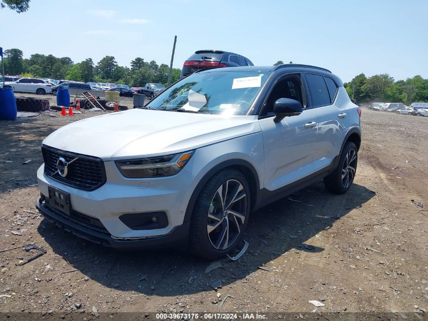 2021 Volvo Xc40 T5 R-Design VIN: YV4162UM9M2524069 Lot: 39673175