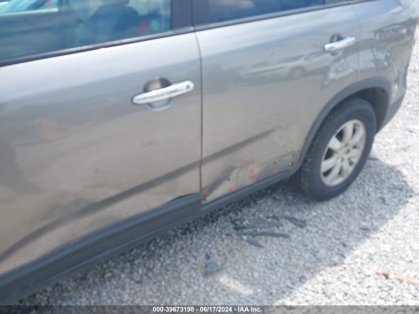 2011 Kia Sorento Lx VIN: 5XYKTDA15BG140458 Lot: 39673198
