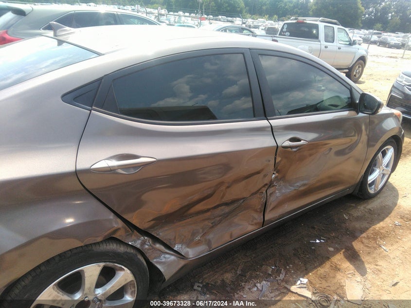 2013 Hyundai Elantra Limited VIN: 5NPDH4AE2DH292173 Lot: 39673328