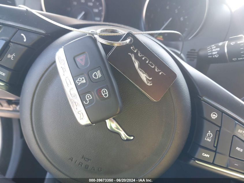 2019 Jaguar Xe Premium VIN: SAJAD4FX7KCP49465 Lot: 39673350