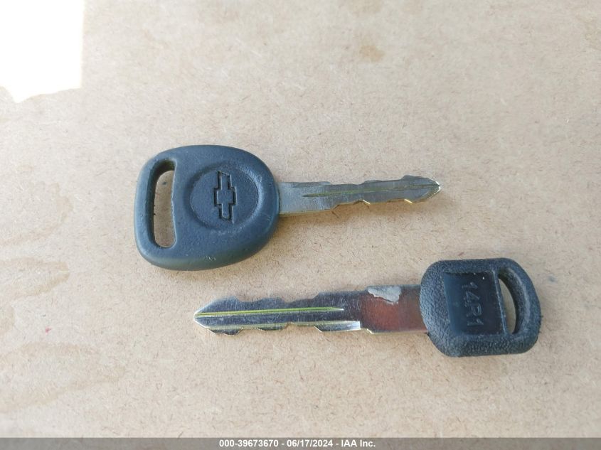 2001 Chevrolet Astro Ls VIN: 1GNEL19WX1B126261 Lot: 39673670